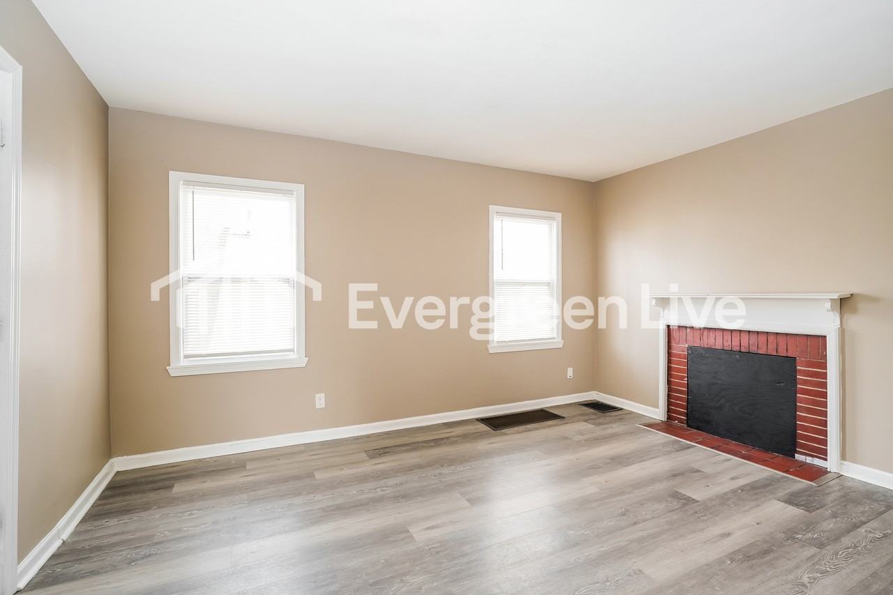 1332 Republic Ave - Photo 3 of 15