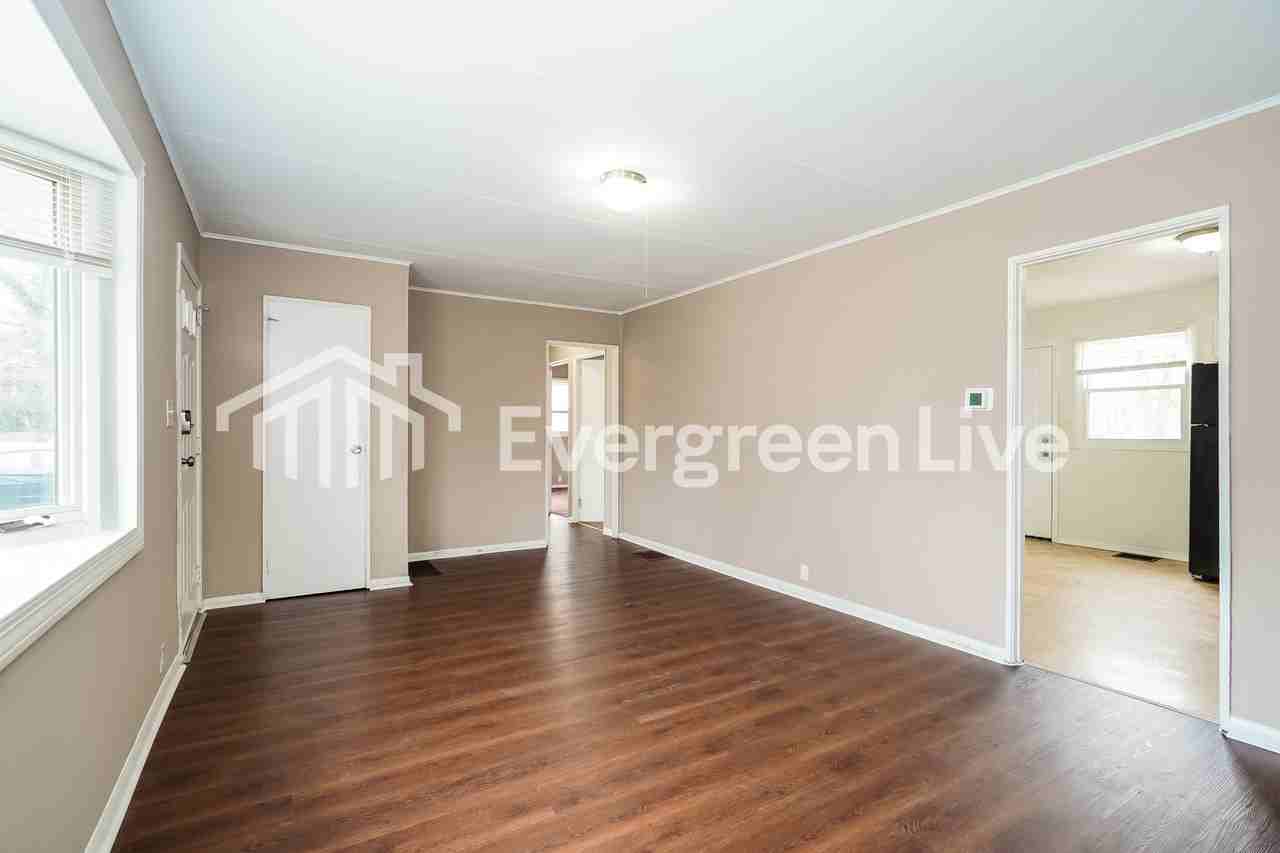 1497 Coronet Dr - Photo 3 of 15