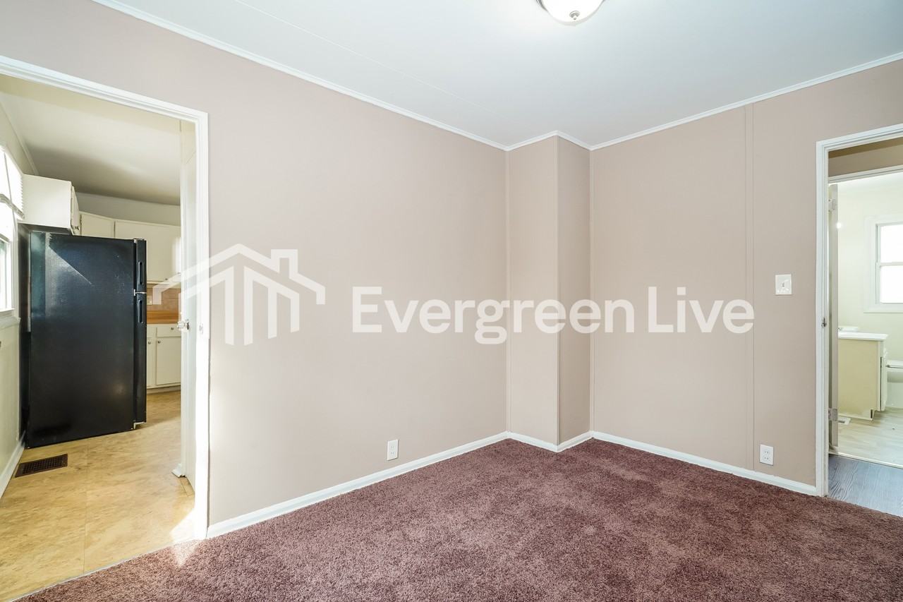 1497 Coronet Dr - Photo 6 of 15