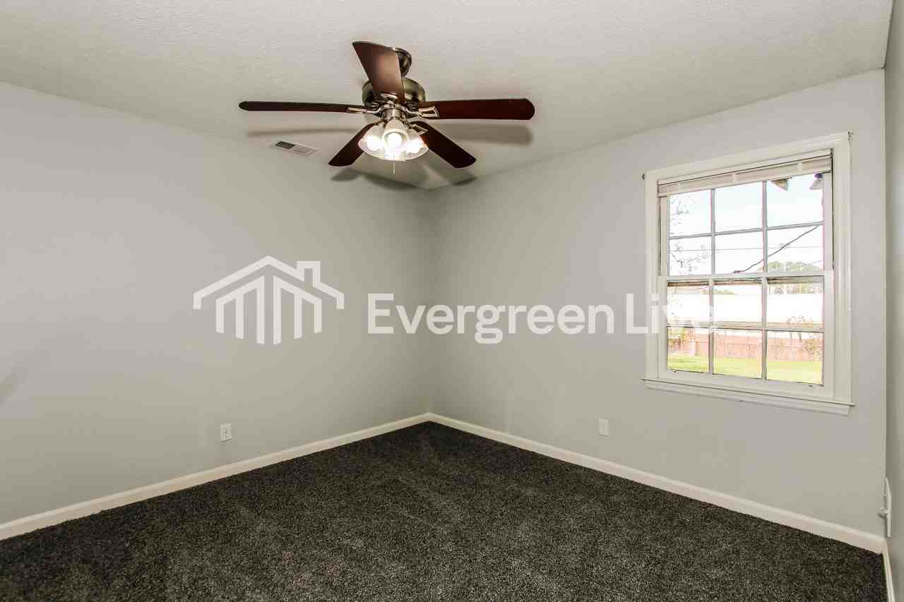 1305 Faraway Dr - Photo 7 of 15