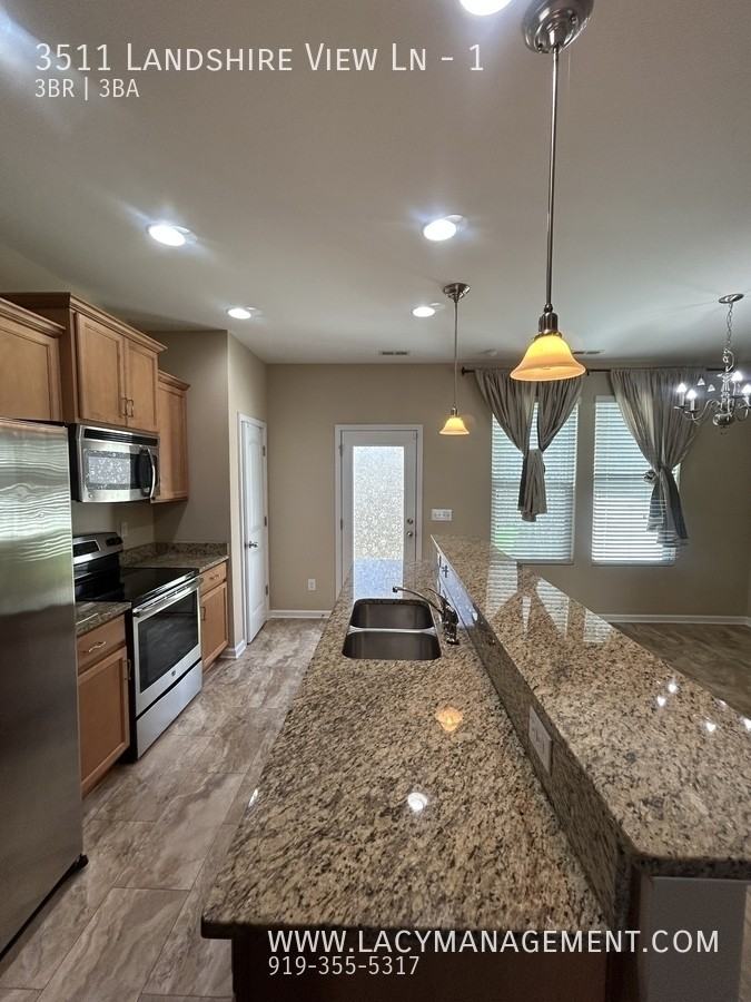 3511 Landshire View Ln - Photo 7 of 25