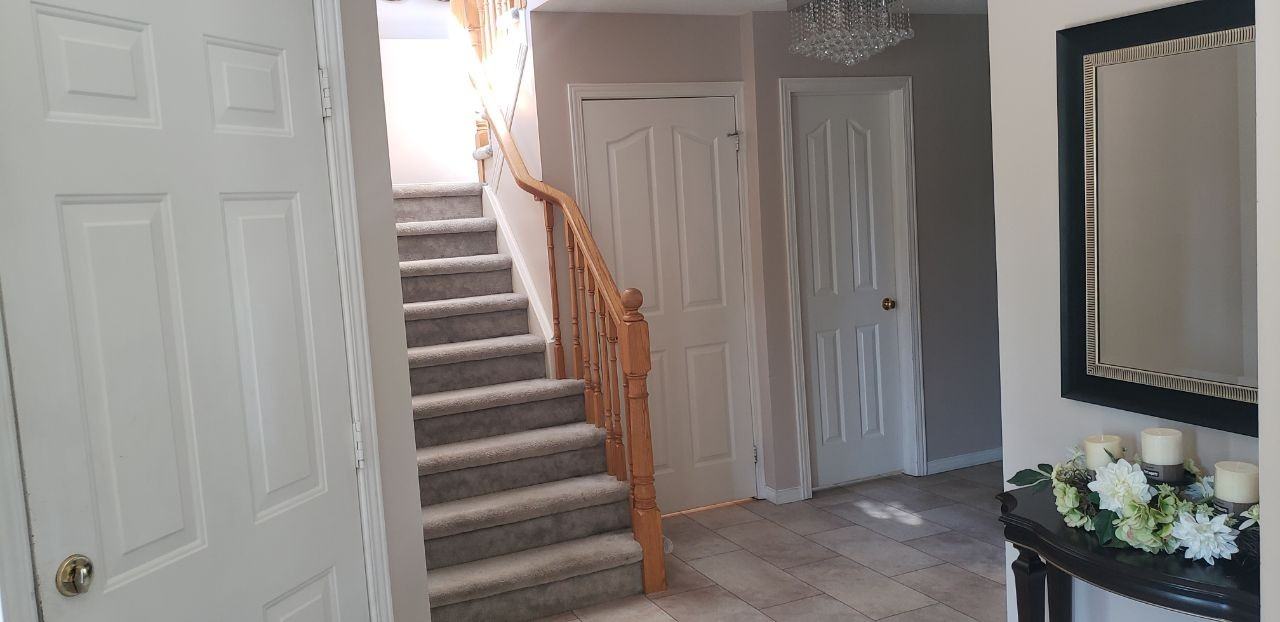 658 Spinnaker Crescent - Photo 4 of 23