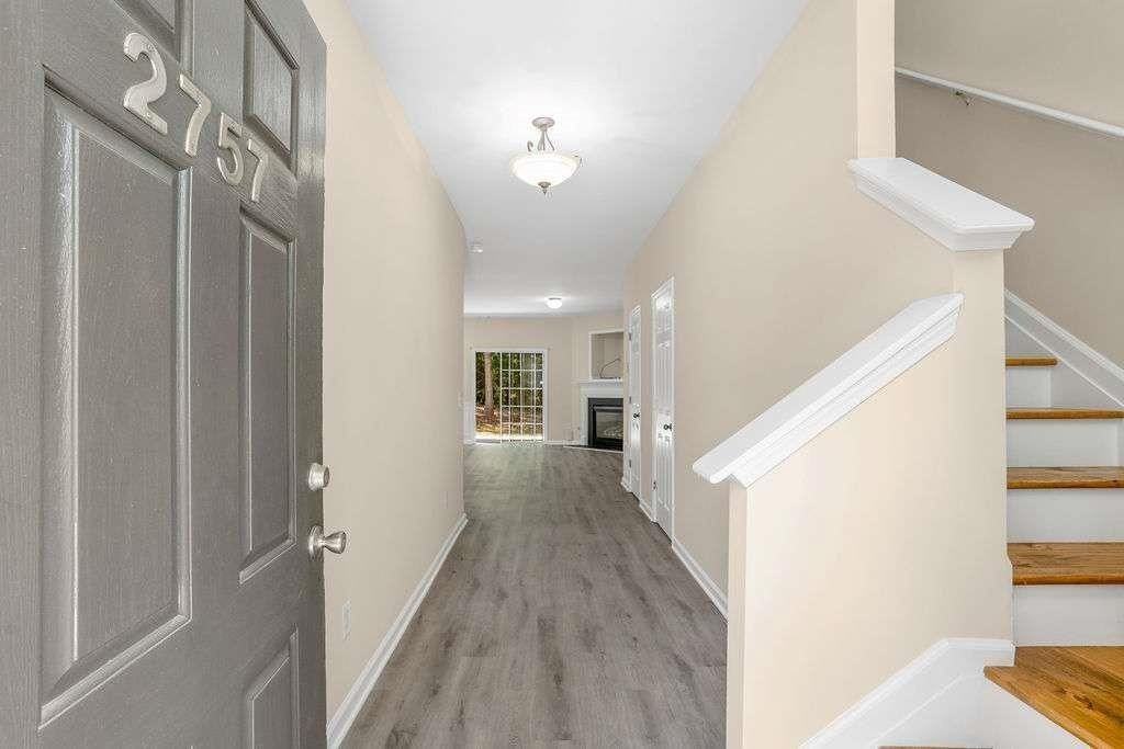 2757 Keystone Ave - Photo 2 of 27