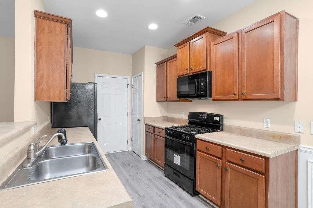 2757 Keystone Ave - Photo 7 of 27