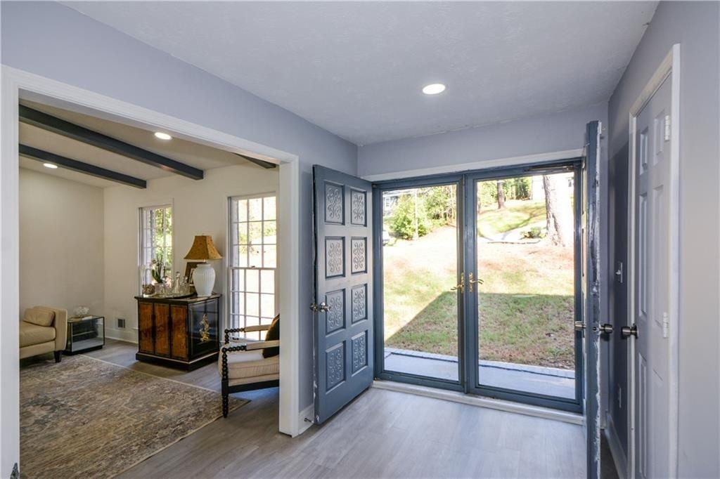 643 Navarre Dr - Photo 5 of 50