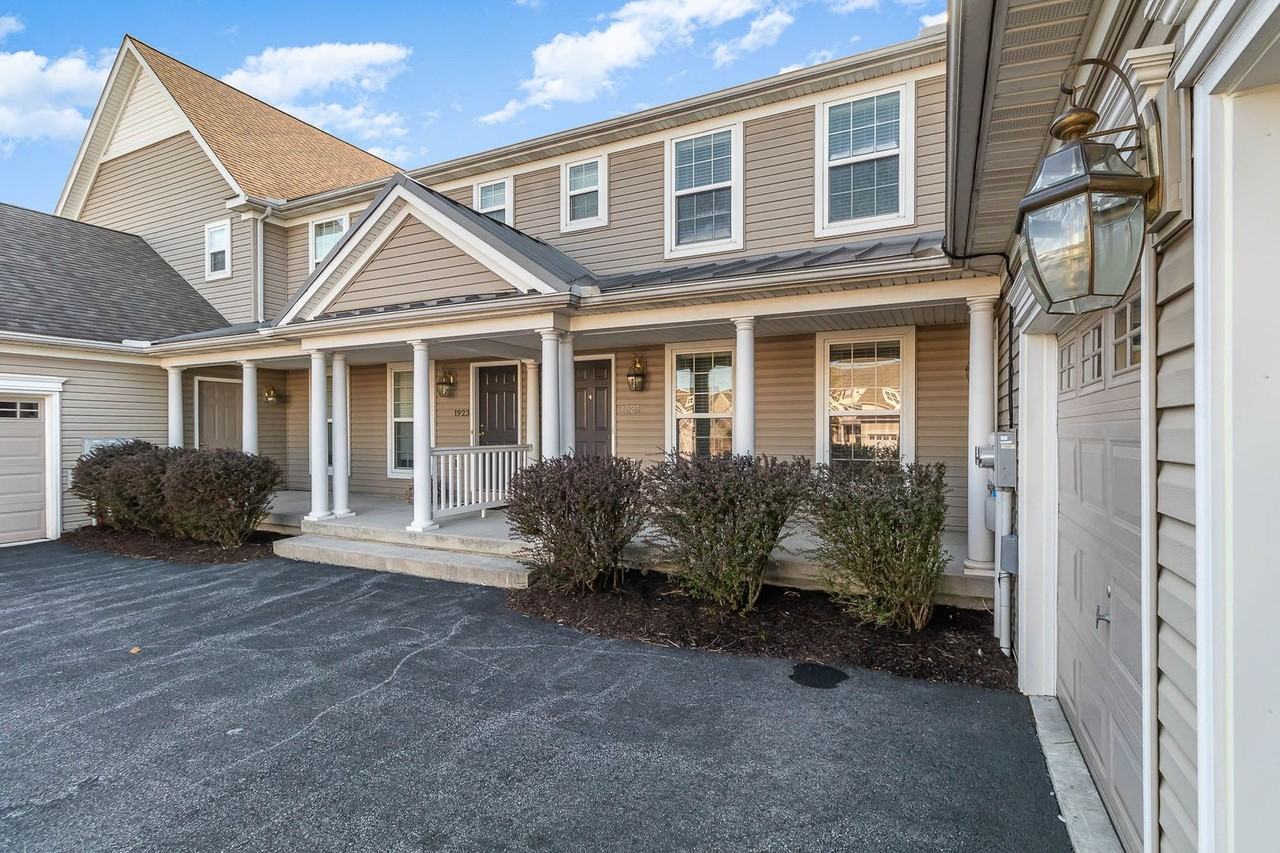 1925 Preserve Ln - Photo 2 of 30