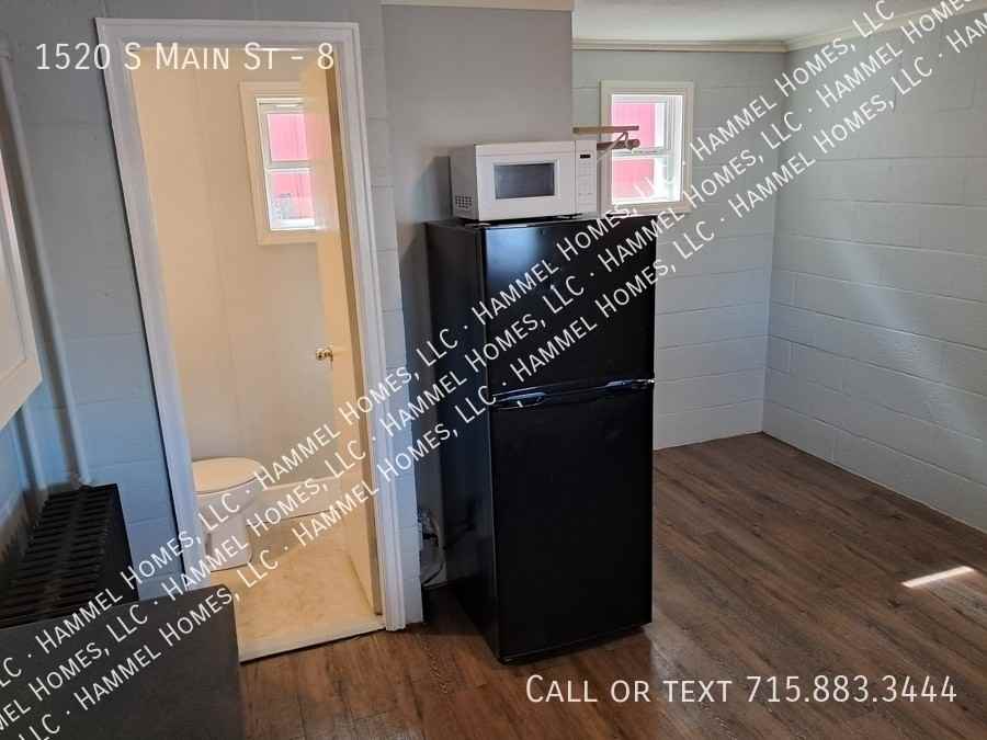 1520 S Main St #8 - Photo 3 of 5