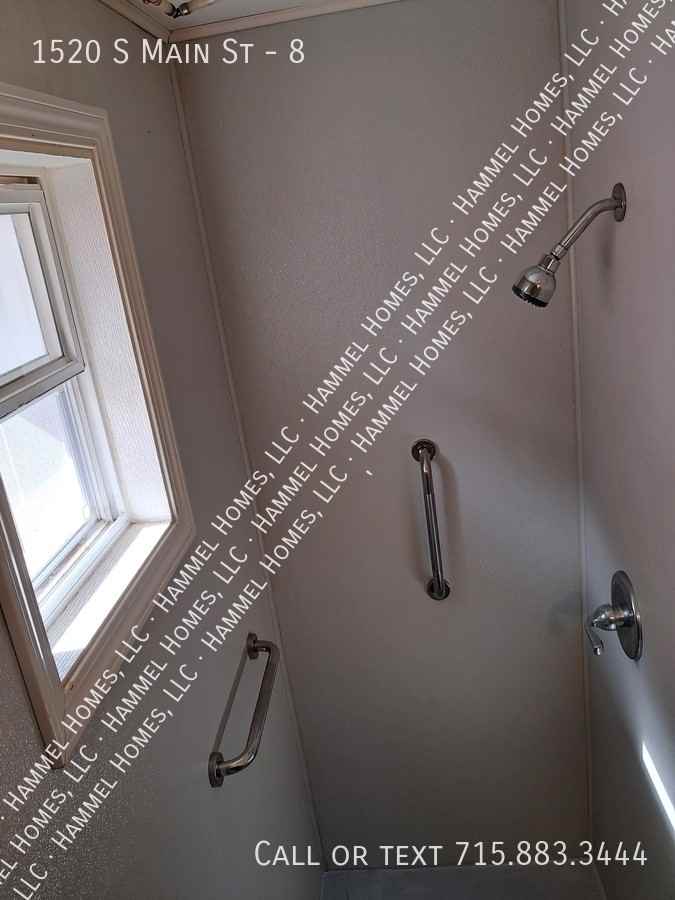 1520 S Main St #8 - Photo 4 of 5