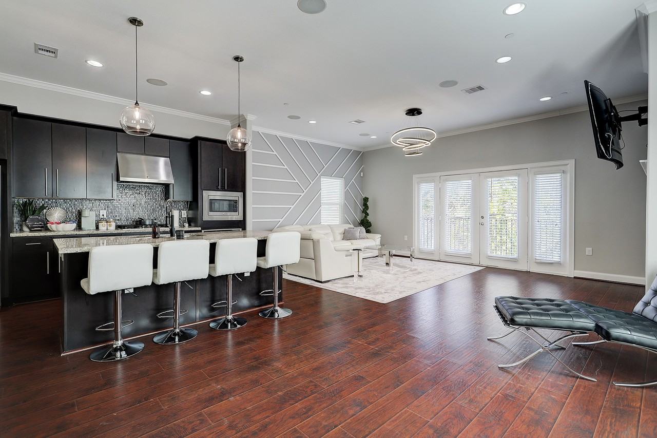 1206 Cushing St #1206 - Photo 3 of 26