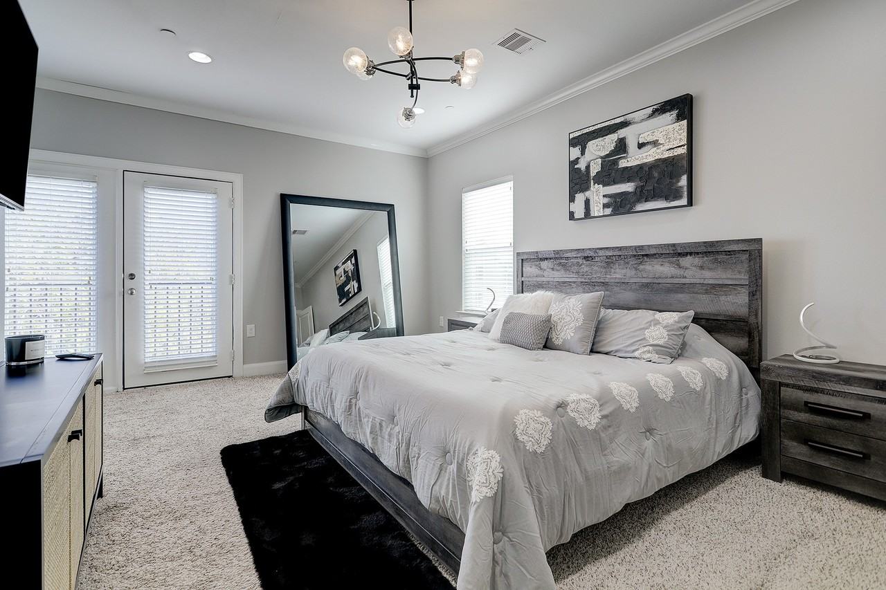 1206 Cushing St #1206 - Photo 6 of 26