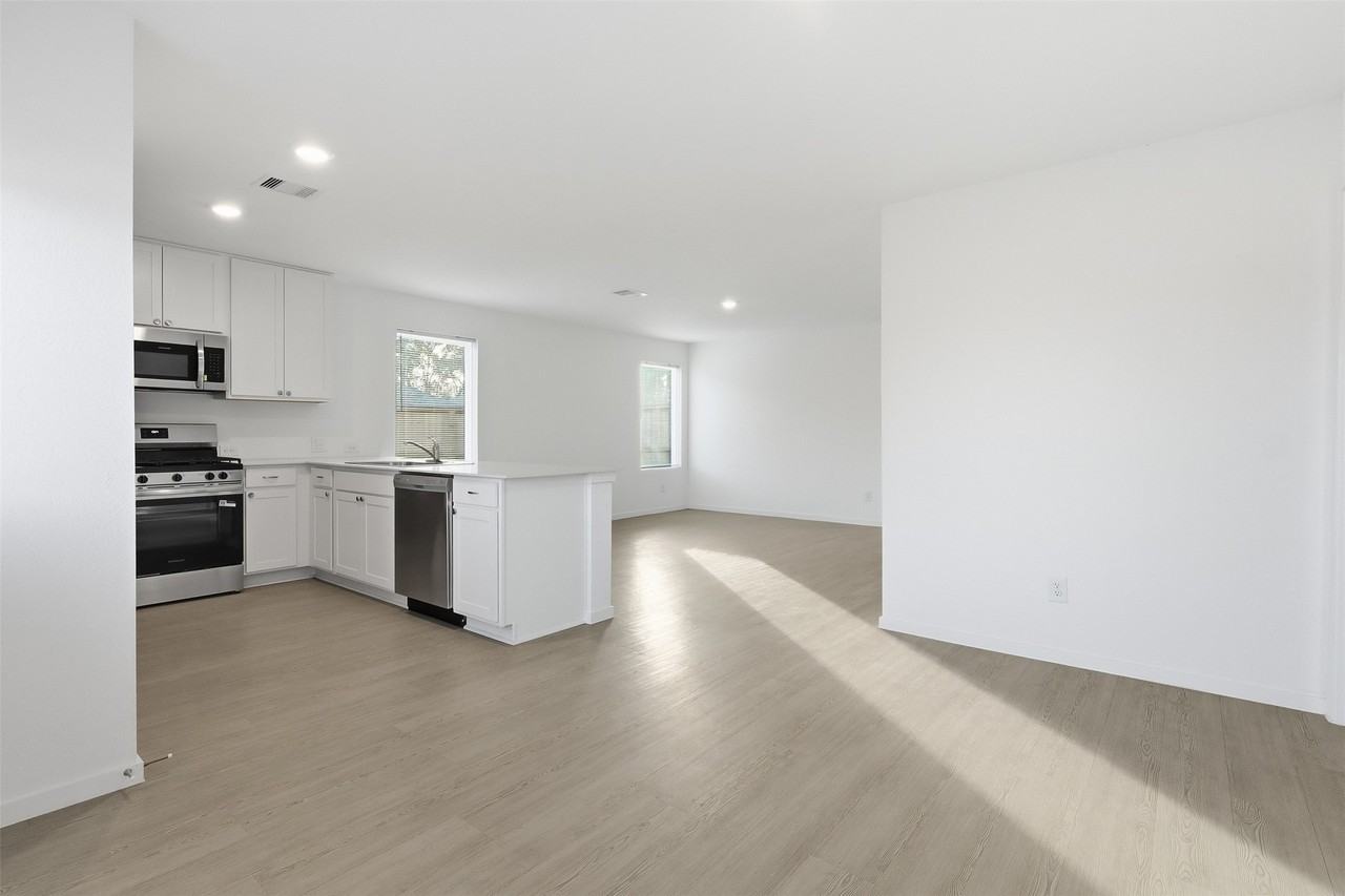 1506 Amber Skies Ln #1506 - Photo 7 of 24