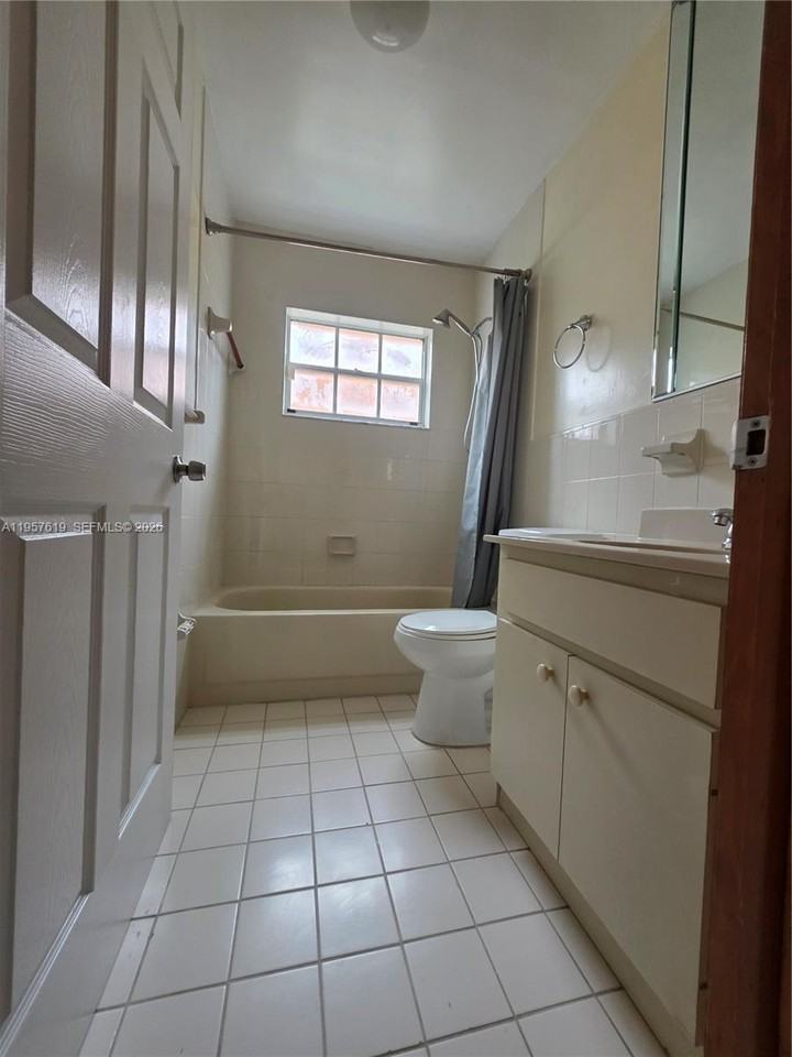 9034 Sw 163rd Ter #9034 - Photo 5 of 50