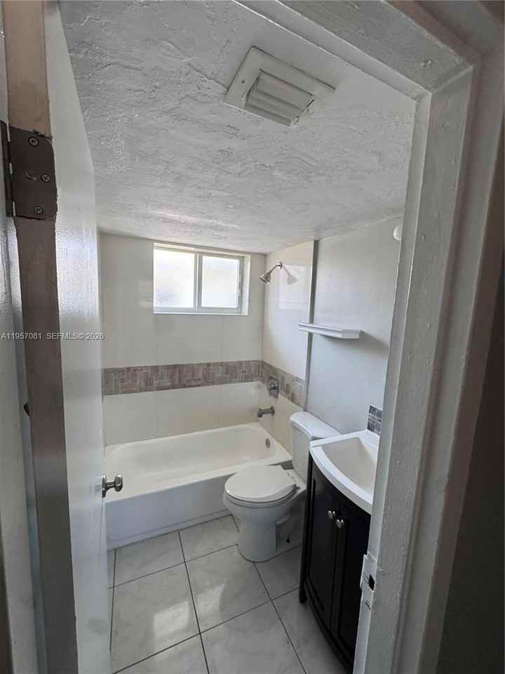 2470 Nw 82nd St #2470-2470 - Photo 4 of 5