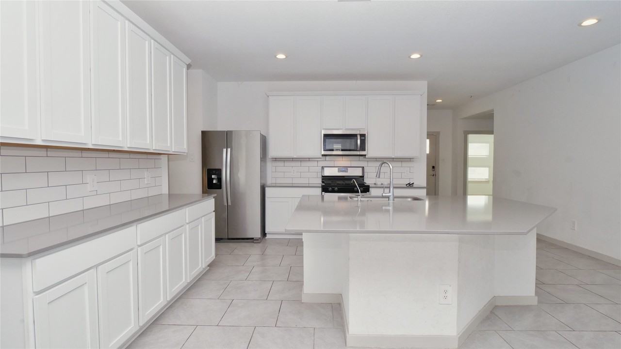 28910 Yukon River Ct #28910 - Photo 4 of 21