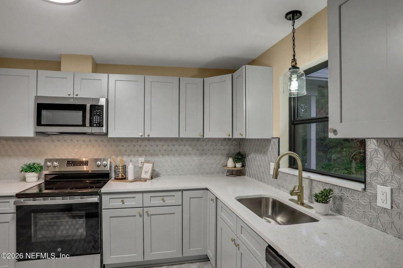 2138 Larry Dr #2138 - Photo 4 of 17