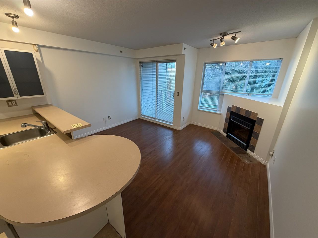 528 Rochester Avenue - Photo 4 of 10