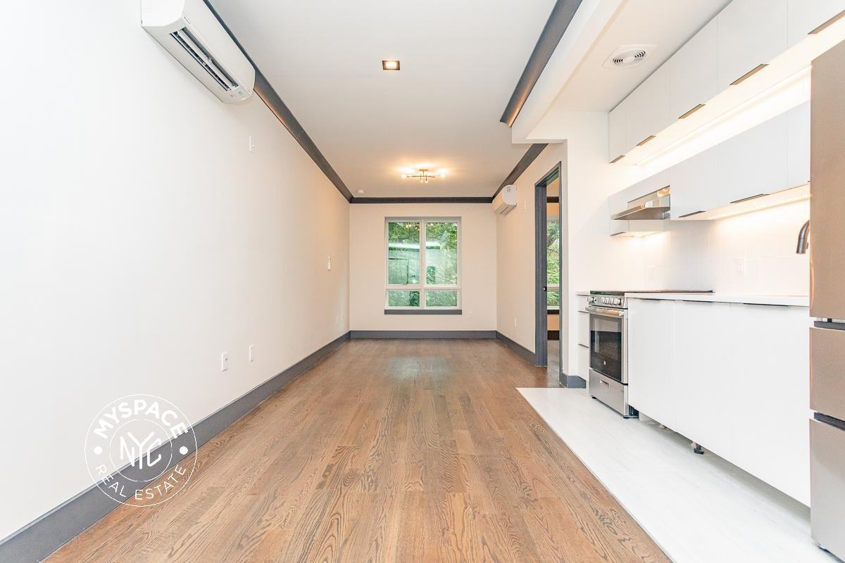 1078 Bergen St #4B - Photo 2 of 6