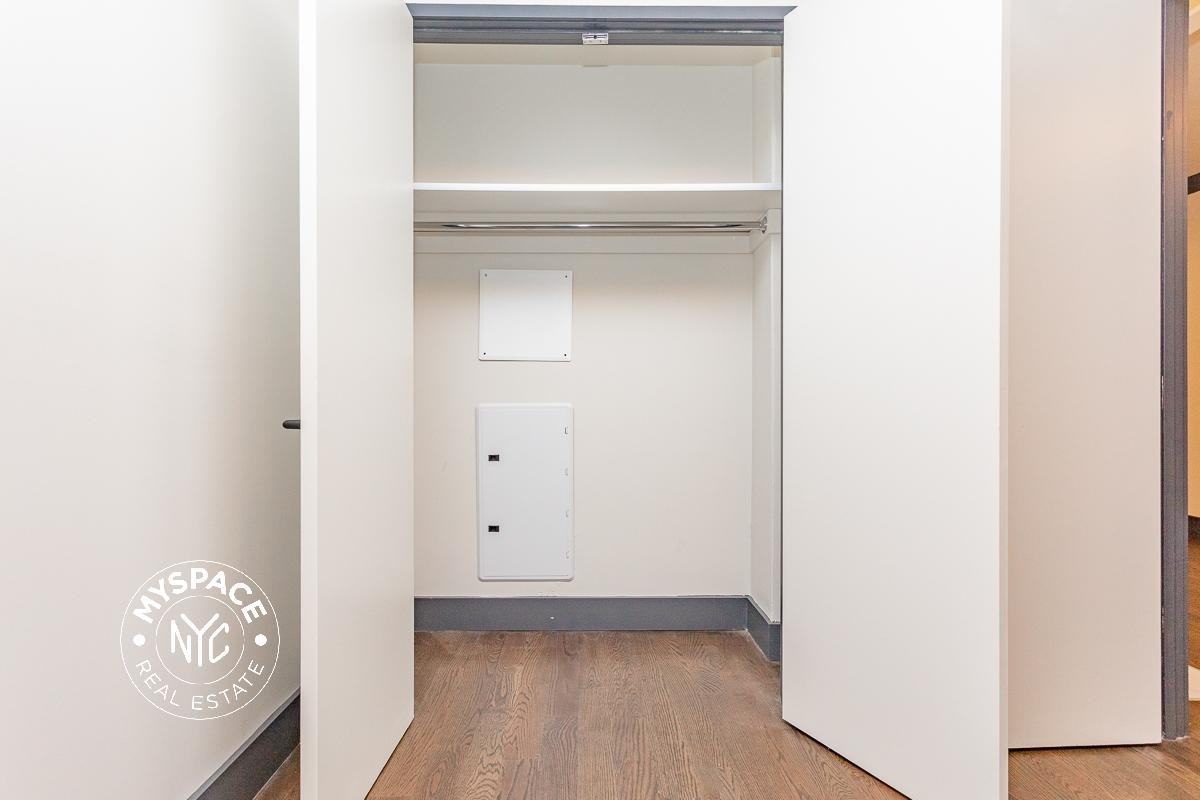 1078 Bergen St #4B - Photo 6 of 6