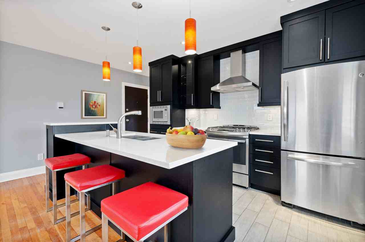 91 Russell Avenue - Photo 2 of 15