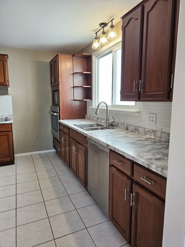 7583 Rainbow Crescent - Photo 2 of 27