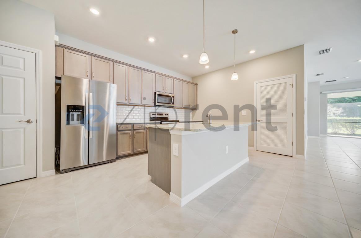 1126 S Town And River Dr - Photo 2 of 24