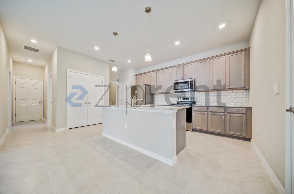 1126 S Town And River Dr - Photo 4 of 24