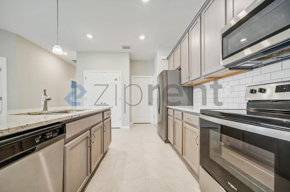 1126 S Town And River Dr - Photo 6 of 24