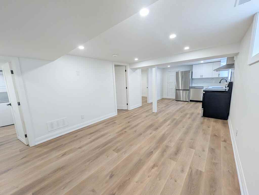 401 Navy St - Photo 3 of 16