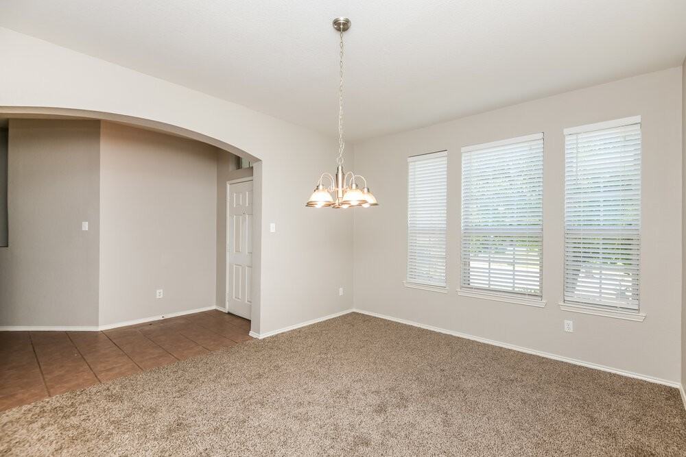 10105 Cougar Trl - Photo 6 of 17