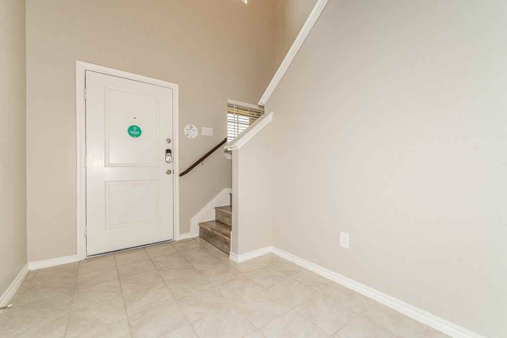 820 Horton St - Photo 4 of 17