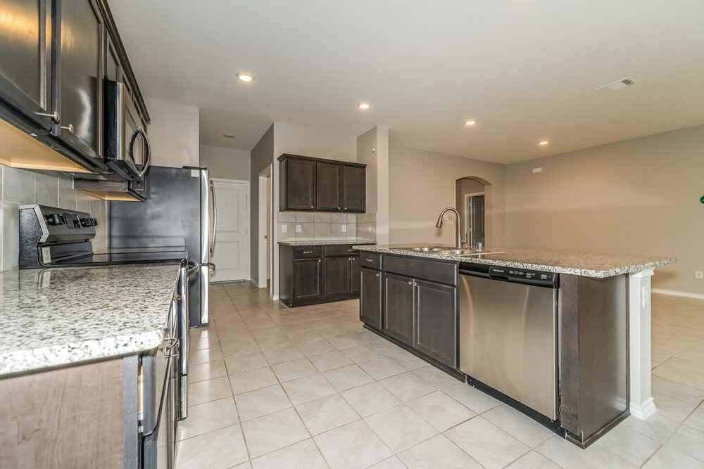 820 Horton St - Photo 7 of 17