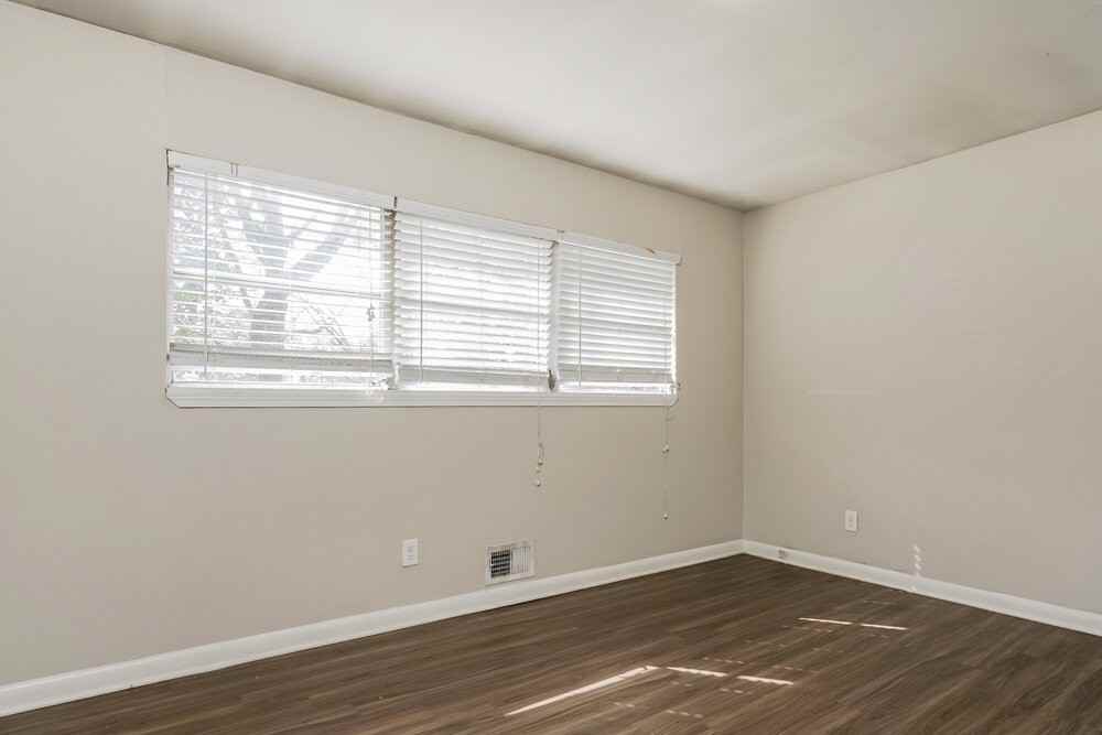 640 Oakdale Dr - Photo 7 of 19