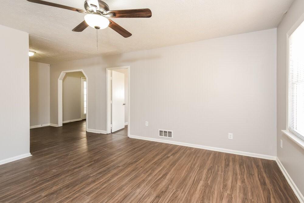 10180 Foxfire Ter - Photo 4 of 16