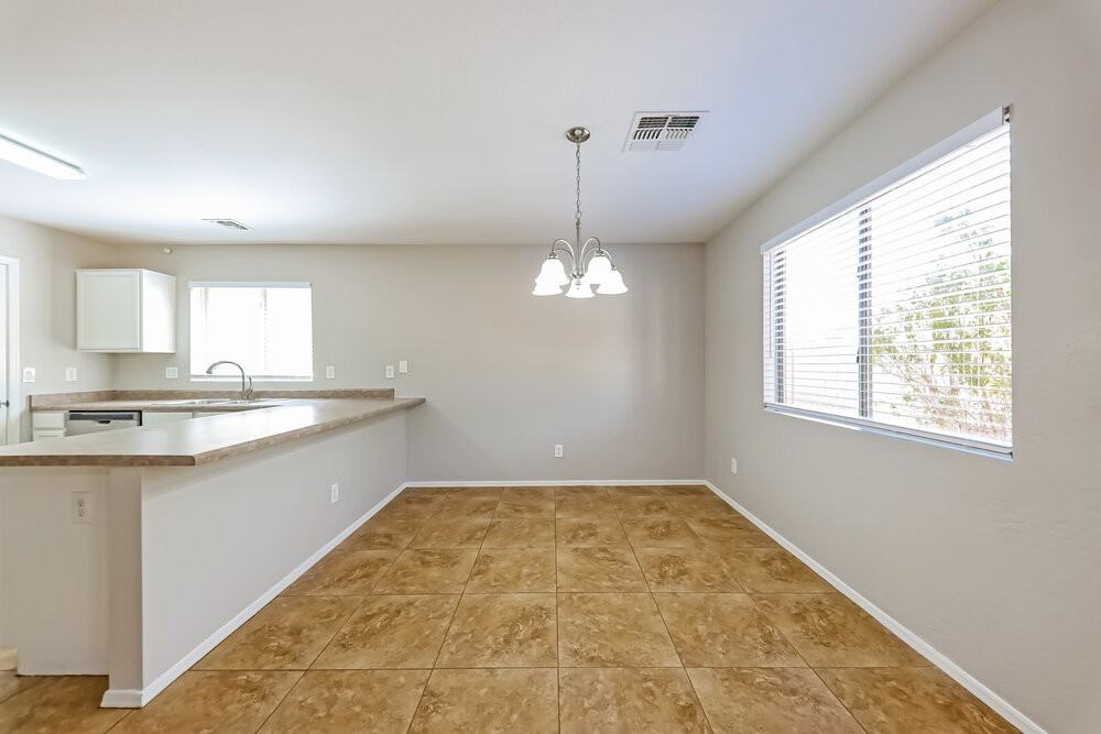 23656 W Bowker St - Photo 6 of 17