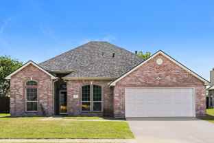 926 Pheasant Dr - Photo 1 of 1