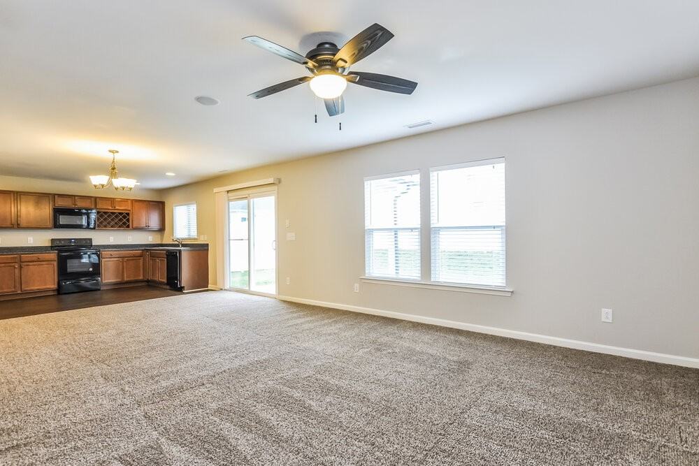 84 Pamlico Dr - Photo 3 of 15