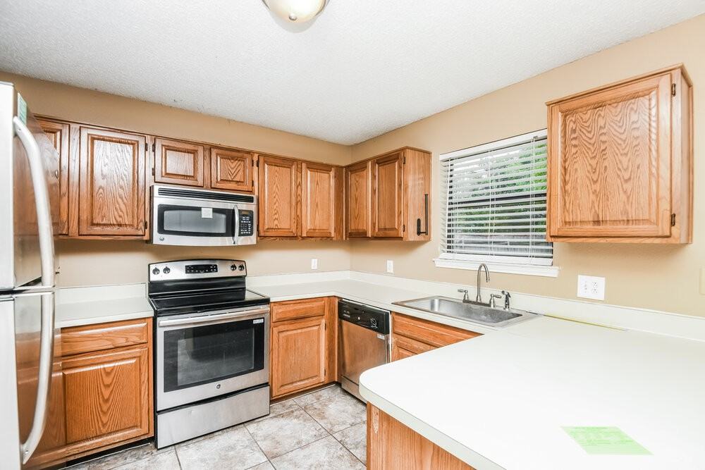 829 Minuteman Dr - Photo 6 of 25