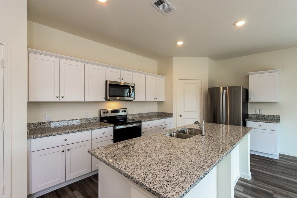 1818 Sandlin Dr - Photo 7 of 17