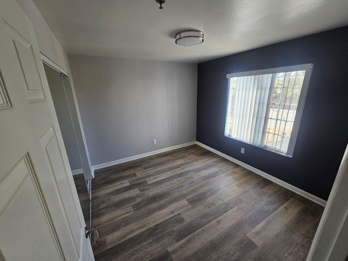 5746 Burchard Ave - Photo 2 of 8