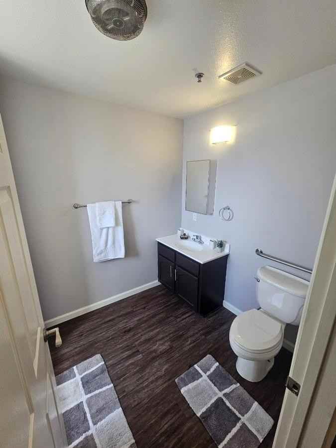 5746 Burchard Ave - Photo 3 of 8