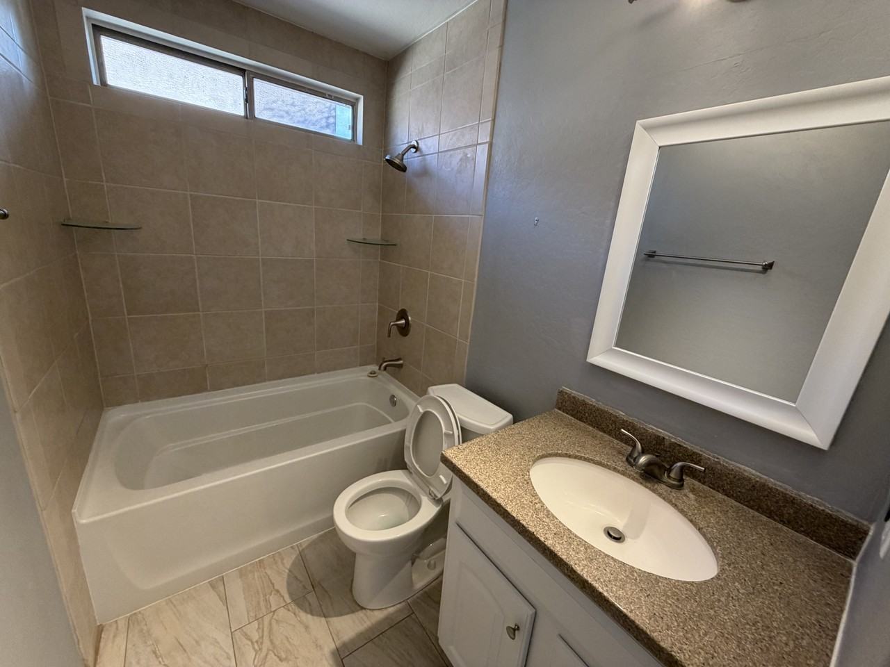 1347 E 10th Pl - Photo 2 of 10