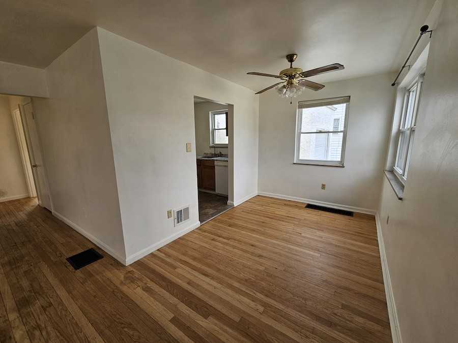 115 Sanders Dr - Photo 3 of 20