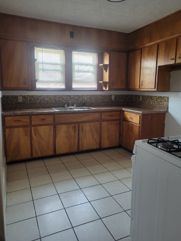 305 Cascade St #305 - Photo 6 of 18