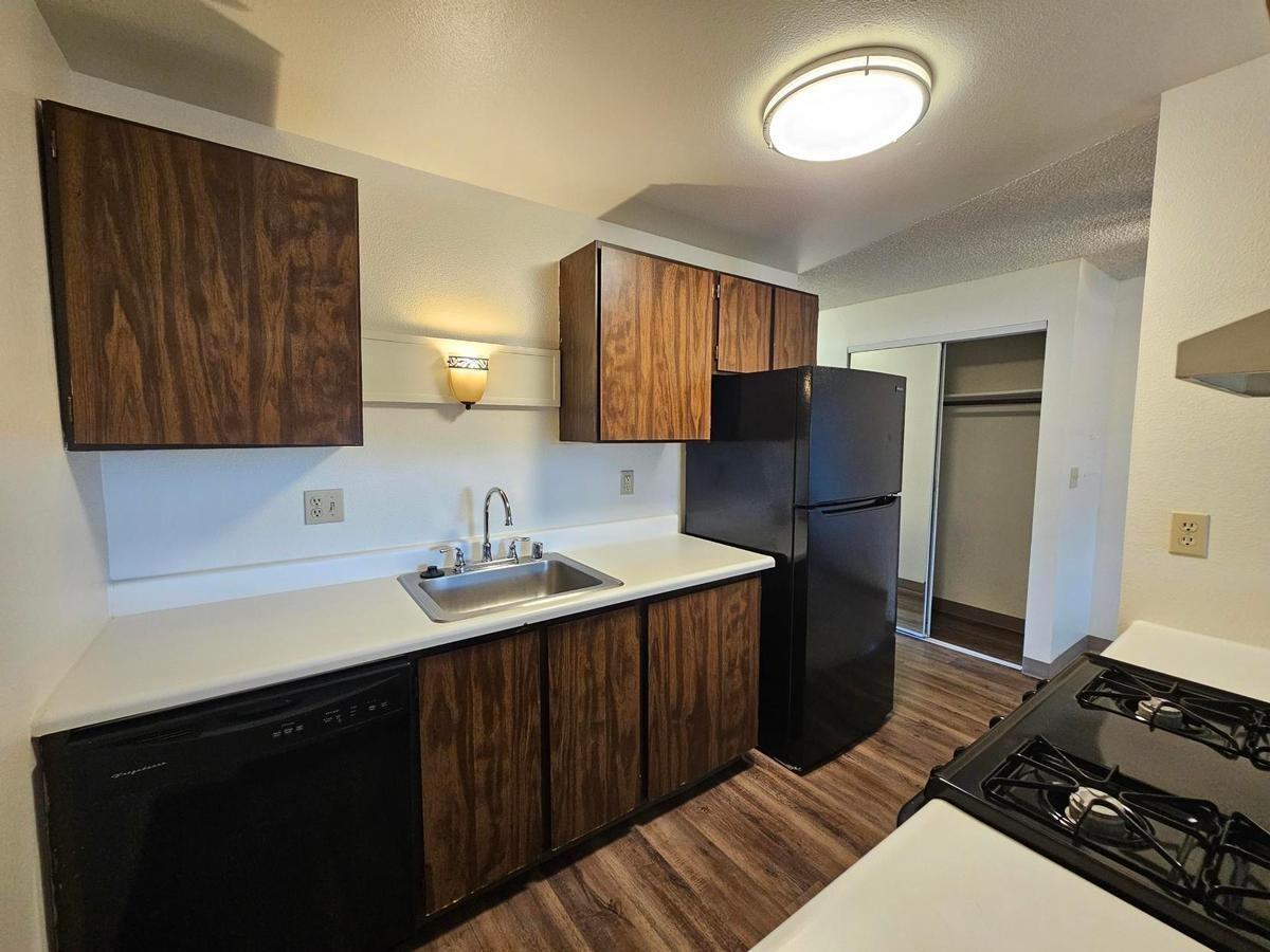 5031 W Clearwater Ave - Photo 4 of 12