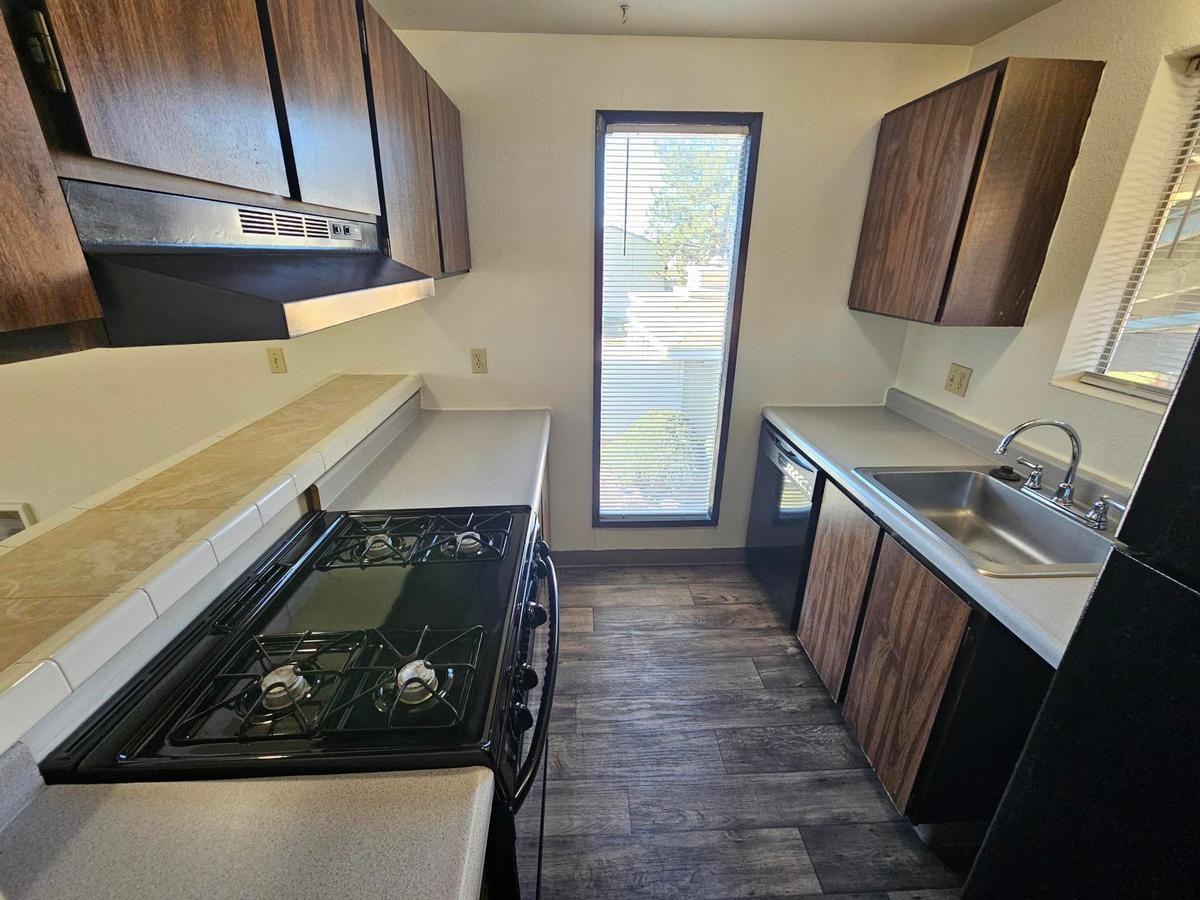 5031 W Clearwater Ave - Photo 3 of 12