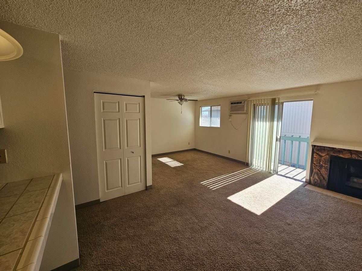 5031 W Clearwater Ave - Photo 7 of 11