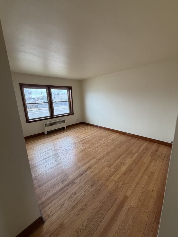 5729 W Lincoln Ave #1 - Photo 4 of 7