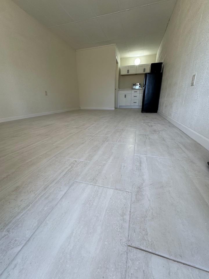 7928 Sr #1 - Photo 7 of 8