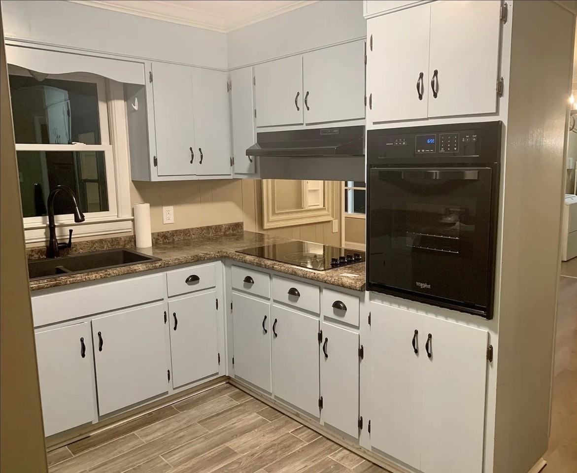 18516 Elles Dr - Photo 7 of 17