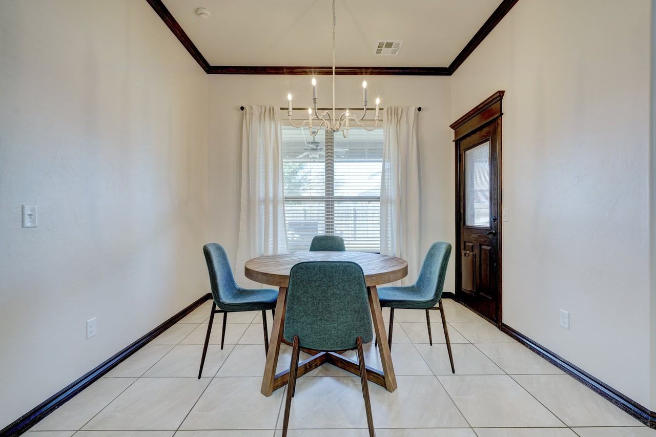 917 Nw 185th St #1 - Photo 4 of 20